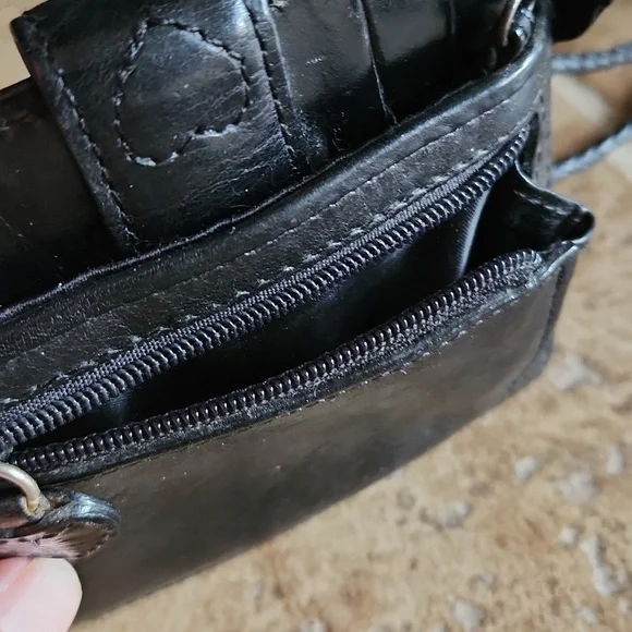 Brighton Black Card Holder Wallet/crossbody with Heart Detail - Picture 3 of 9